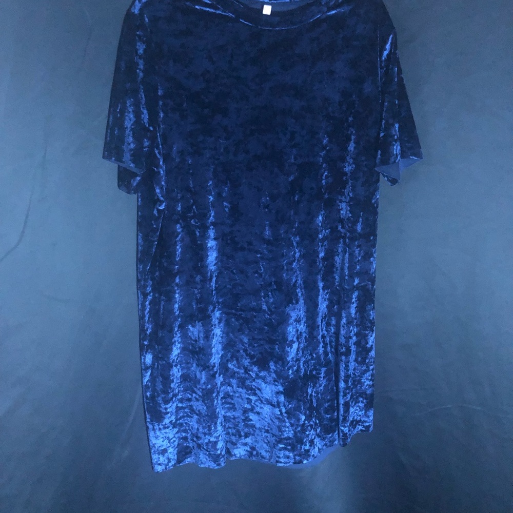 Dresses - Picture 4 of 7